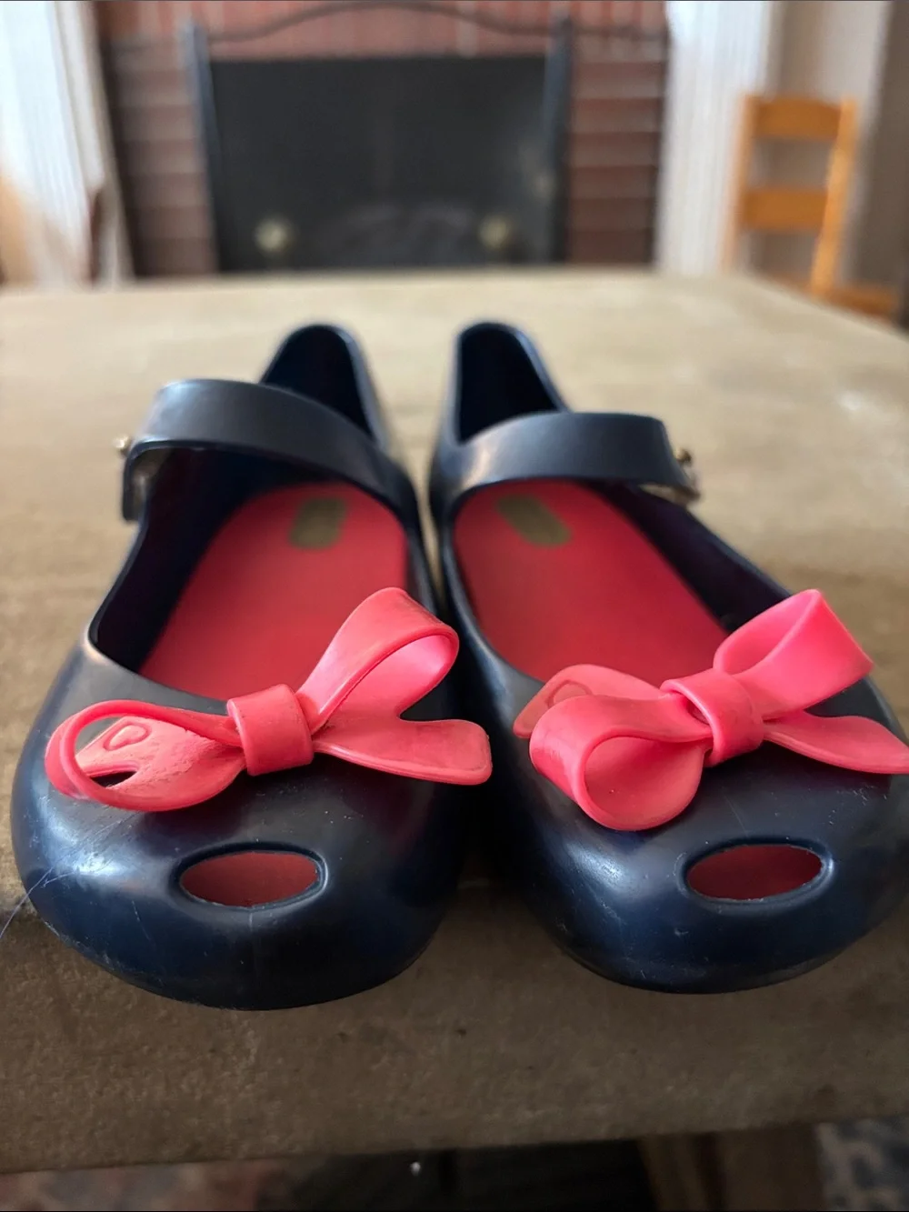Mini Melissa Navy Blue Mary Jane Shoes with Pink Bows child size 10 (A-4)
